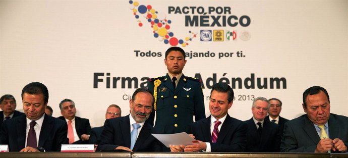 Firma del Pacto por México