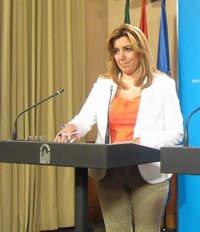 Díaz dice que la Junta nunca prometerá la "felicidad" a los ciudadanos ni lo que no pueda hacer, a diferencia de Rajoy