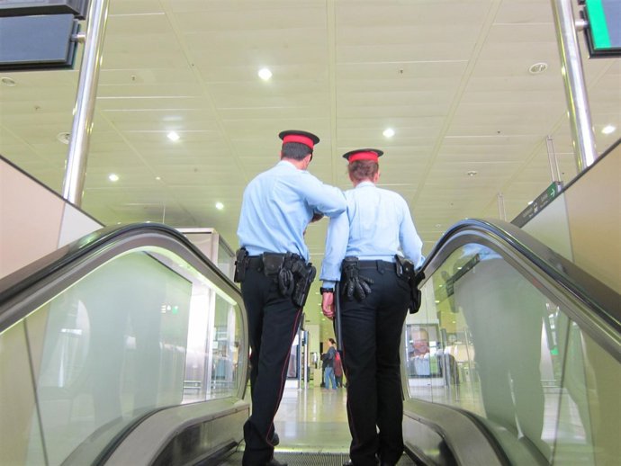 Mossos Patrullando