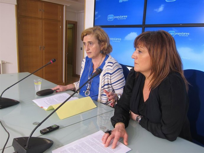 Por la izquierda, Victoria Delgado y Belén Fernández, en rueda de prensa.
