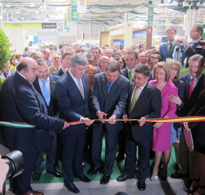 Planas, junto a autoridades locales y provinciales, inaugura hoy Expoliva 2013.