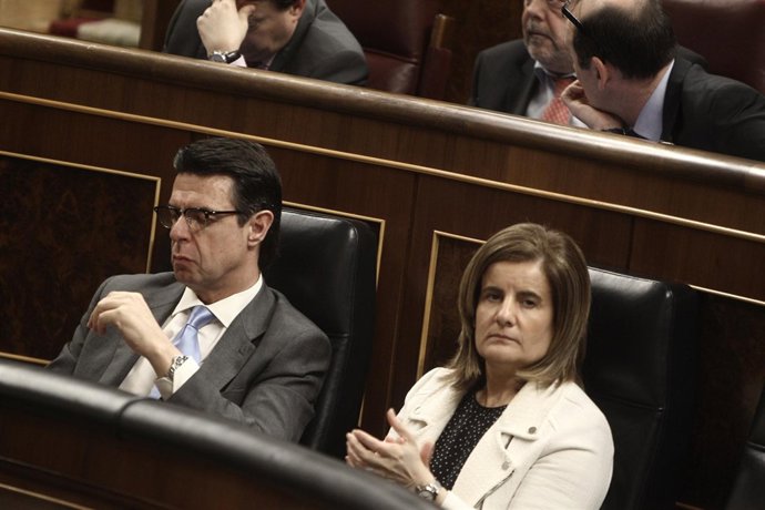 La ministra de Empleo, Fátima Báñez y José Manuel Soria