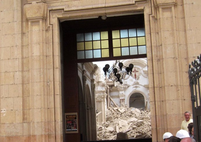 Iglesia De Santiago De Lorca Tras El Terremoto