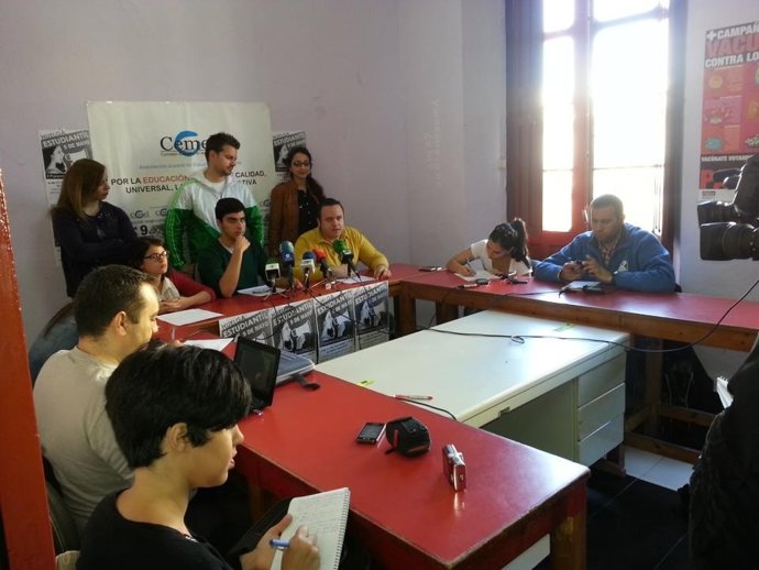 Rueda de prensa del Consejo Estudiantil de Melilla