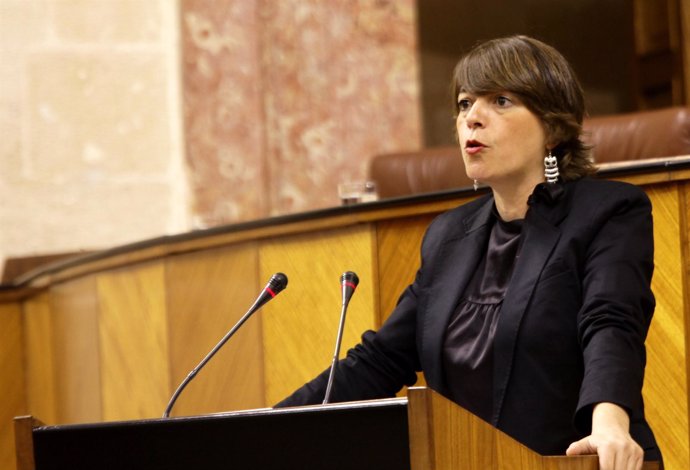 Elena Cortés, en el Pleno del Parlamento