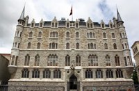 CSICA y UGT alcanzan un preacuerdo con el Banco Ceiss para desconvocar las huelgas contra los despidos