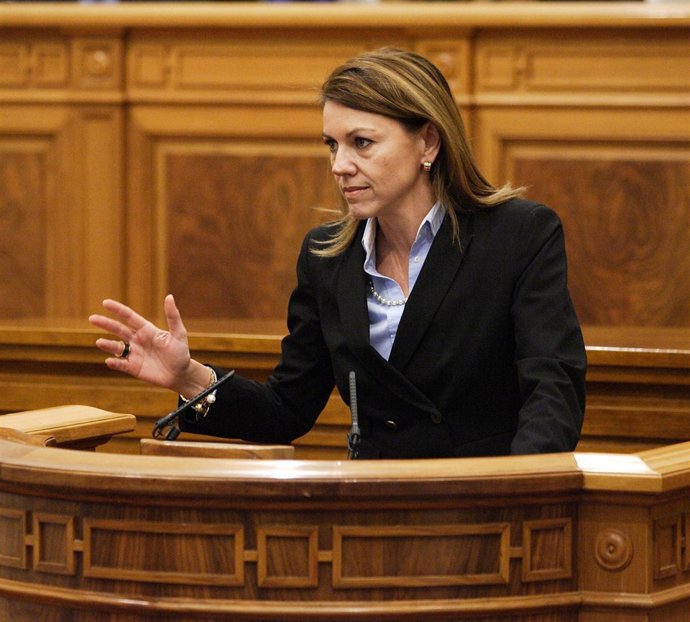 María Dolores de Cospedal en el Pleno de las Cortes 