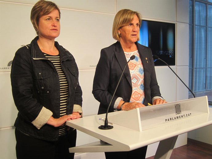 La vta primera del Parlament, Anna Simó (ERC), y la pta, Núria de Gispert