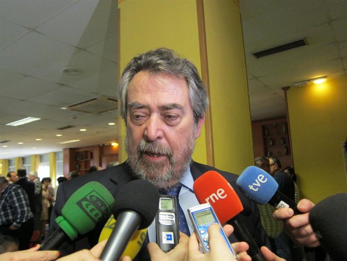 Juan Alberto Belloch.