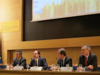 Medio Ambiente buscará "aliados" en hoteles y chiringuitos por la causa ambiental 