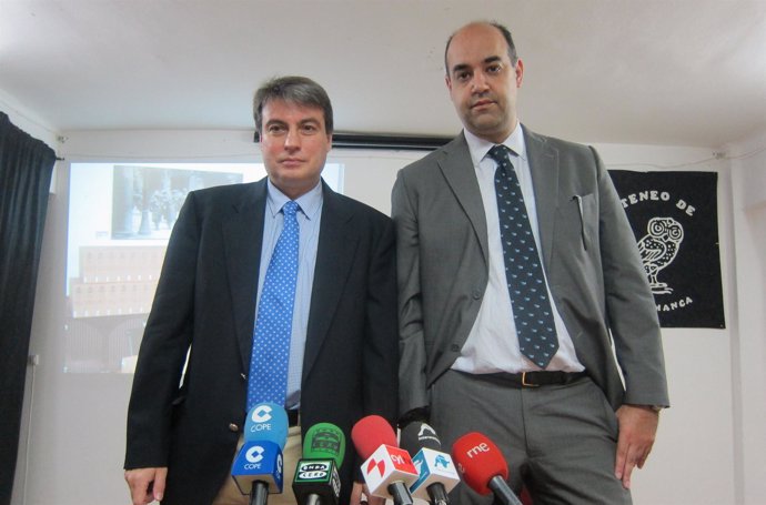El investigador Policarpo Sánchez (izquierda) y el abogado Ernesto Tomé (derecha