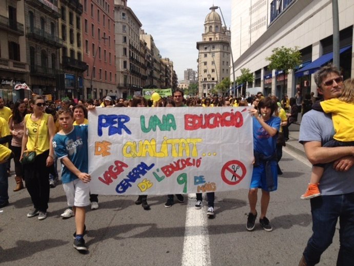 Manifestación en la huelga estudiantil del 9M en Barcelona