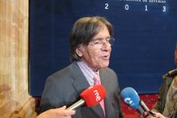 "Enseñarnos la violencia es precisamente enseñarnos el camino que no hay que coger", dice Flotats sobre Haneke