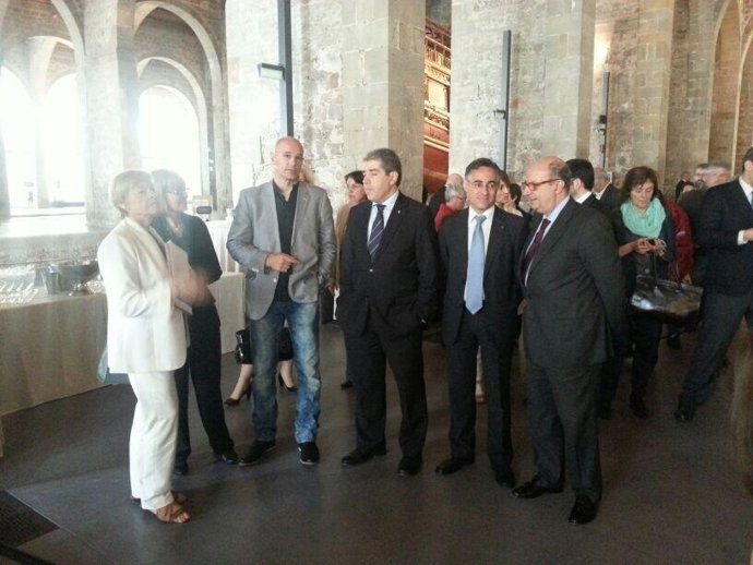 M.Badia (PSC), R.Romeva (ICV), conseller F.Homs, R.Tremosa (CiU), S.Fisas (PP)