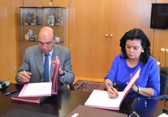 Firma acuerdo Esteve y el Consejo General de Colegios Farmacéuticos