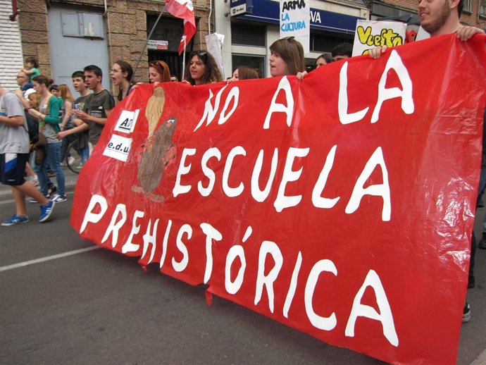 Pancarta de una manifestación en la jornada de huelga general en Educación