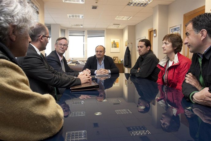 Reunión Fernández y jardineros