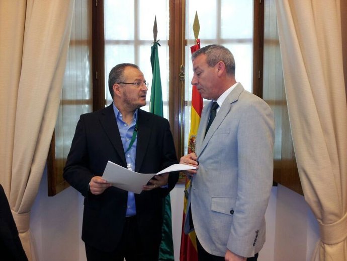 Reunión del delegado territorial de la ONCE y portvavoz del PSOE-A