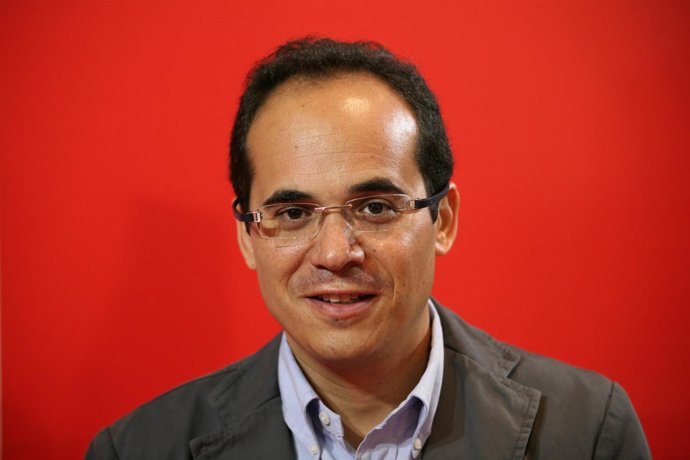 El coordinador de diputados y senadores del PSC, Francesc Vallès