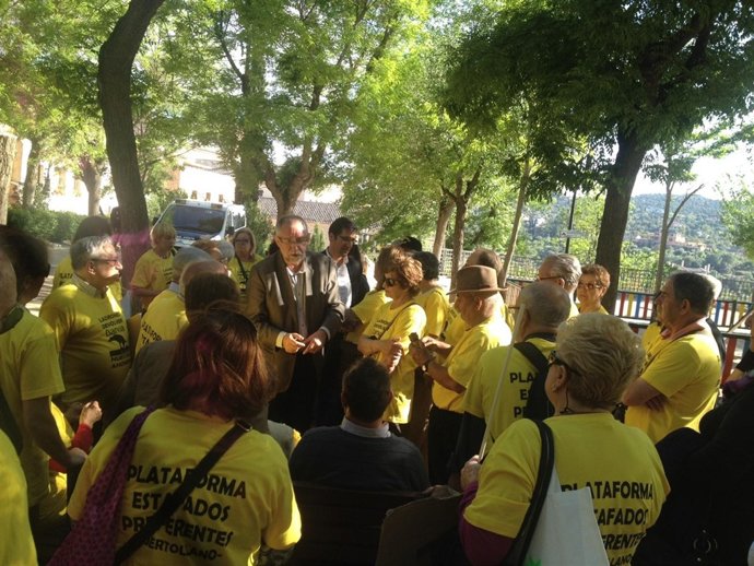 PSOE con afectados por las preferentes