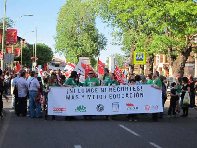 Manifestacion toledo huelga educacionc