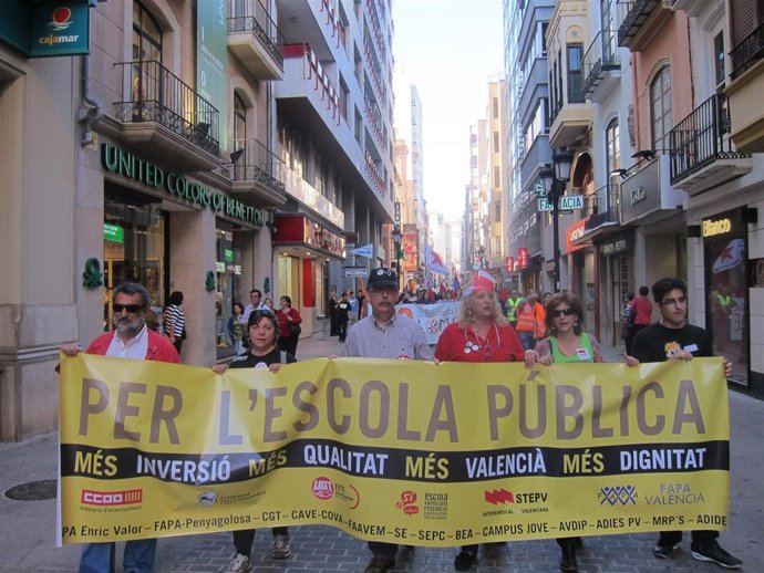 Participantes en la manifestación del 9M en Castellón.