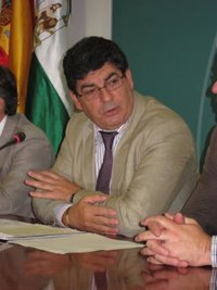 Valderas marca como objetivo acabar la legislatura con menos parados en Andalucía que cuando se formó Gobierno