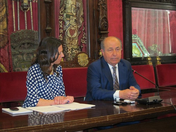 El alcalde de Granada, José Torres Hurtado.