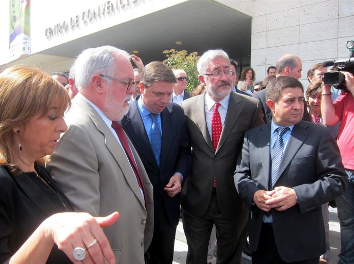 Arias Cañete, junto a Gálvez, Planas, Ávila y Reyes en Expoliva 2013.