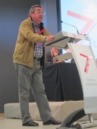 UGT y CCOO plantearán a Rajoy la creación de una renta básica "universal", porque si no "el polvorín" va a "estallar"