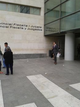 Caída trozo fachada Ciudad Justicia de Valencia