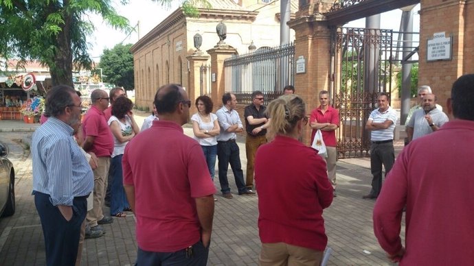 Asamblea de trabajadores del cementerio de Sevilla