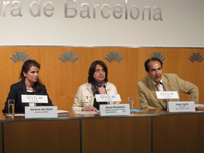 A del Solar (dtora ESV27), S.Recasens (Ayunt. Bcn) y A. Aghili (Avere)