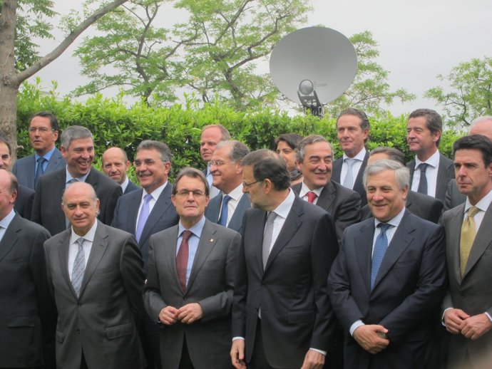 Artur Mas y Mariano Rajoy presiden un almuerzo del sector de la automoción