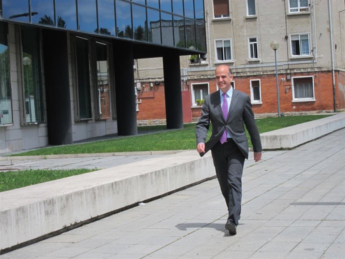 Alberto Catalán a su llegada al Palacio de Justicia