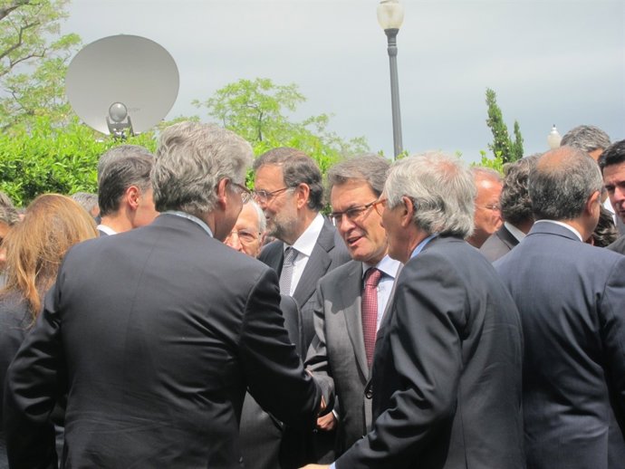 Los ptes.A.Mas y M.Rajoy presiden un almuerzo con el sector del automóvil