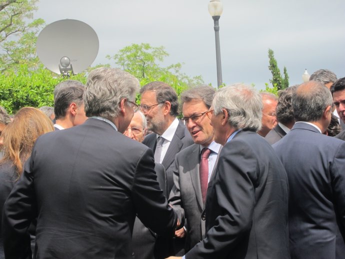Los ptes.A.Mas y M.Rajoy presiden un almuerzo con el sector del automóvil