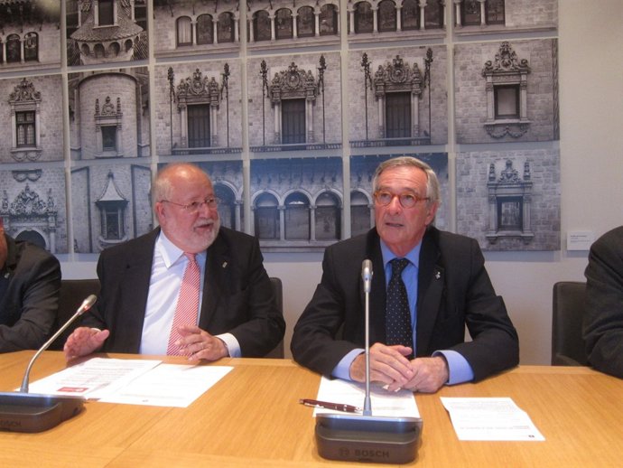 El pte de la Diputación de Barcelona Salvador Esteve y el alcalde Xavier Trias