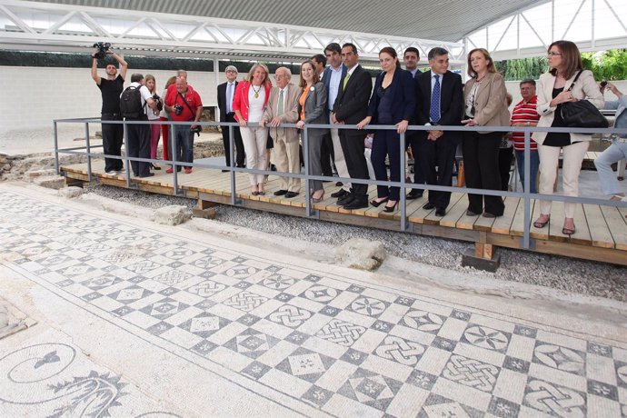 Visita de Pastor y Muñoz a la Villa Romana de Marbella (Málaga)