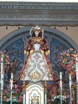 La Virgen del Rocío vestida de pastora.