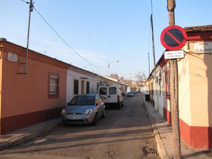 Casas Baratas Del Barrio Del Bon Pastor De Barcelona