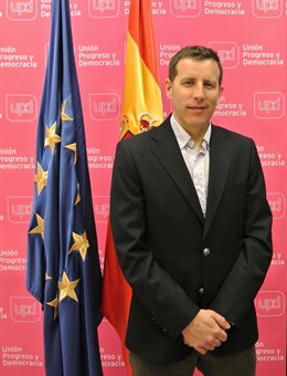 El coordinador de UPyD en Aragón, Carlos Aparicio.