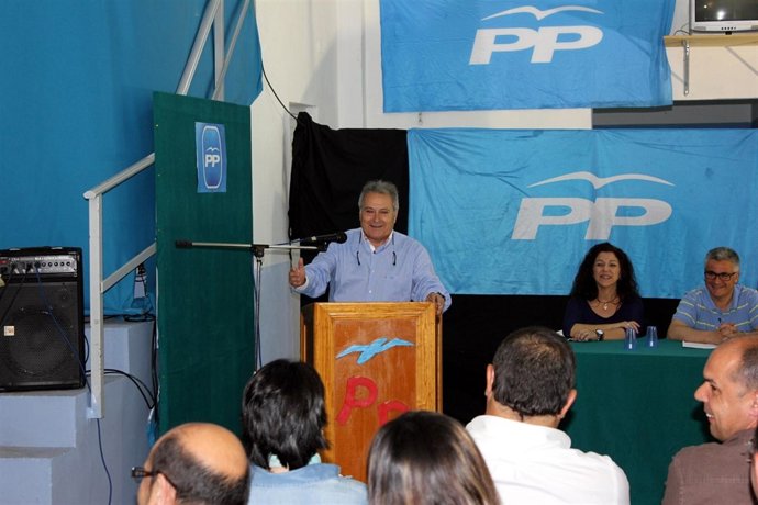 Rus en la clausura del congreso del PP de La Pobla Llarga.