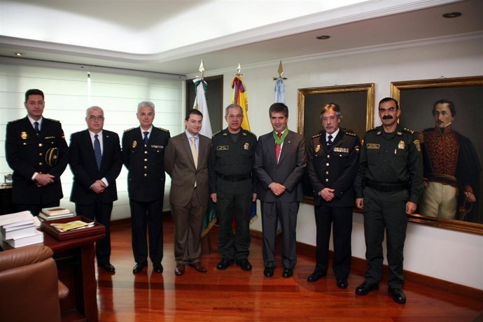 Cosidó recibe la condecoración de servicios distinguidos