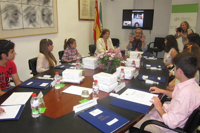 José Chamizo, con los nuevos integrantes del Consejo de Participación de Menores