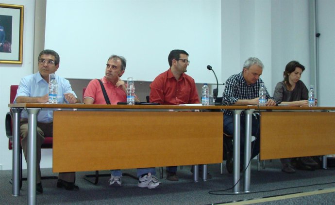 Mesa redonda sobre el club náutico s'Arenal