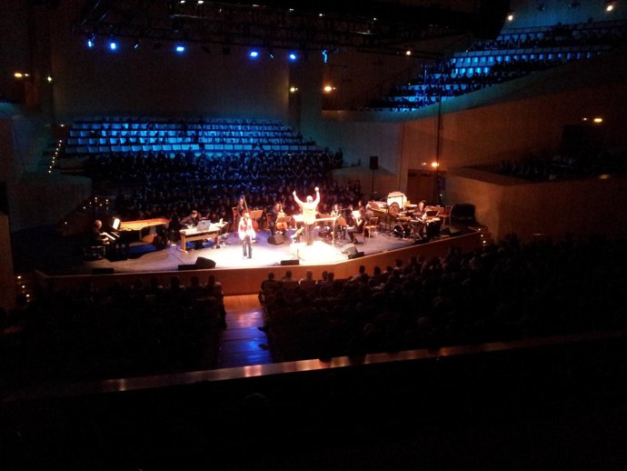 Cerca de 1.300 alumnos interpretan la la cantata inédita 'Ha pasado un ángel'