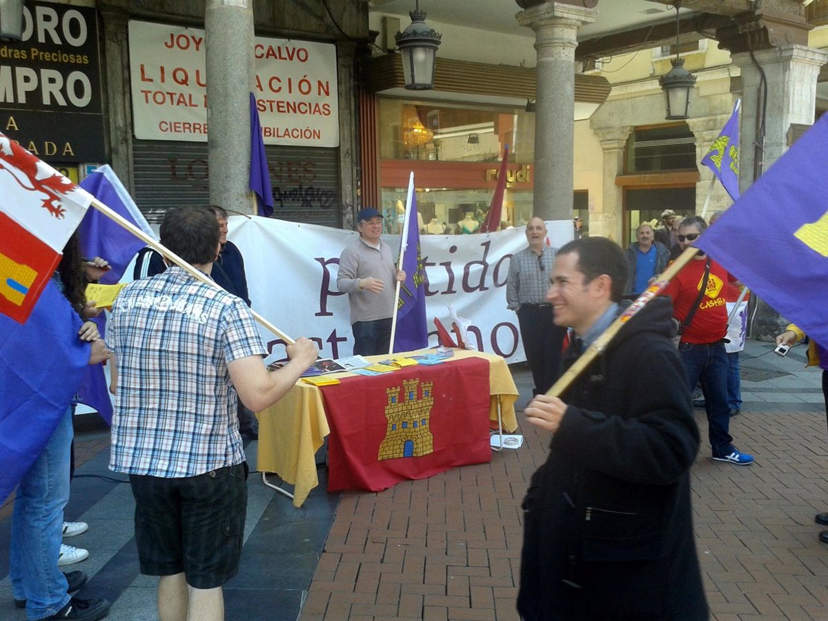 Castellanistas se concentran en Valladolid contra el 'fracking', la  despoblación y la emigración juvenil