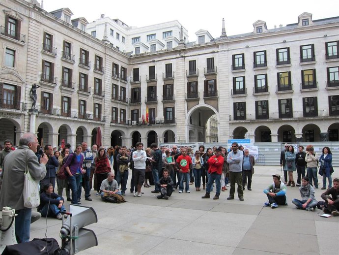 El 15 M regresa a la Porticada de Santander