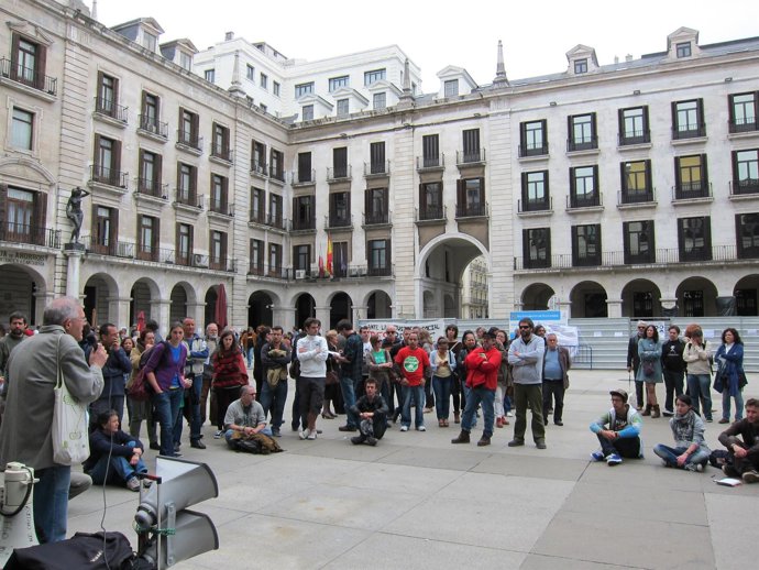 El 15 M regresa a la Porticada de Santander